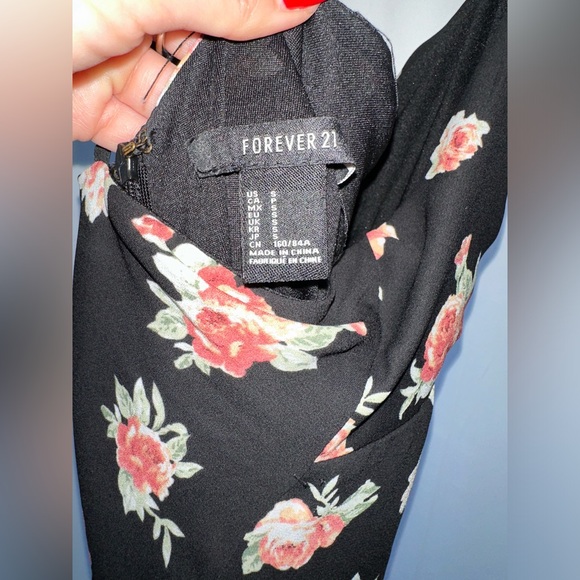 Forever 21 Floral Dress - Picture 3 of 3